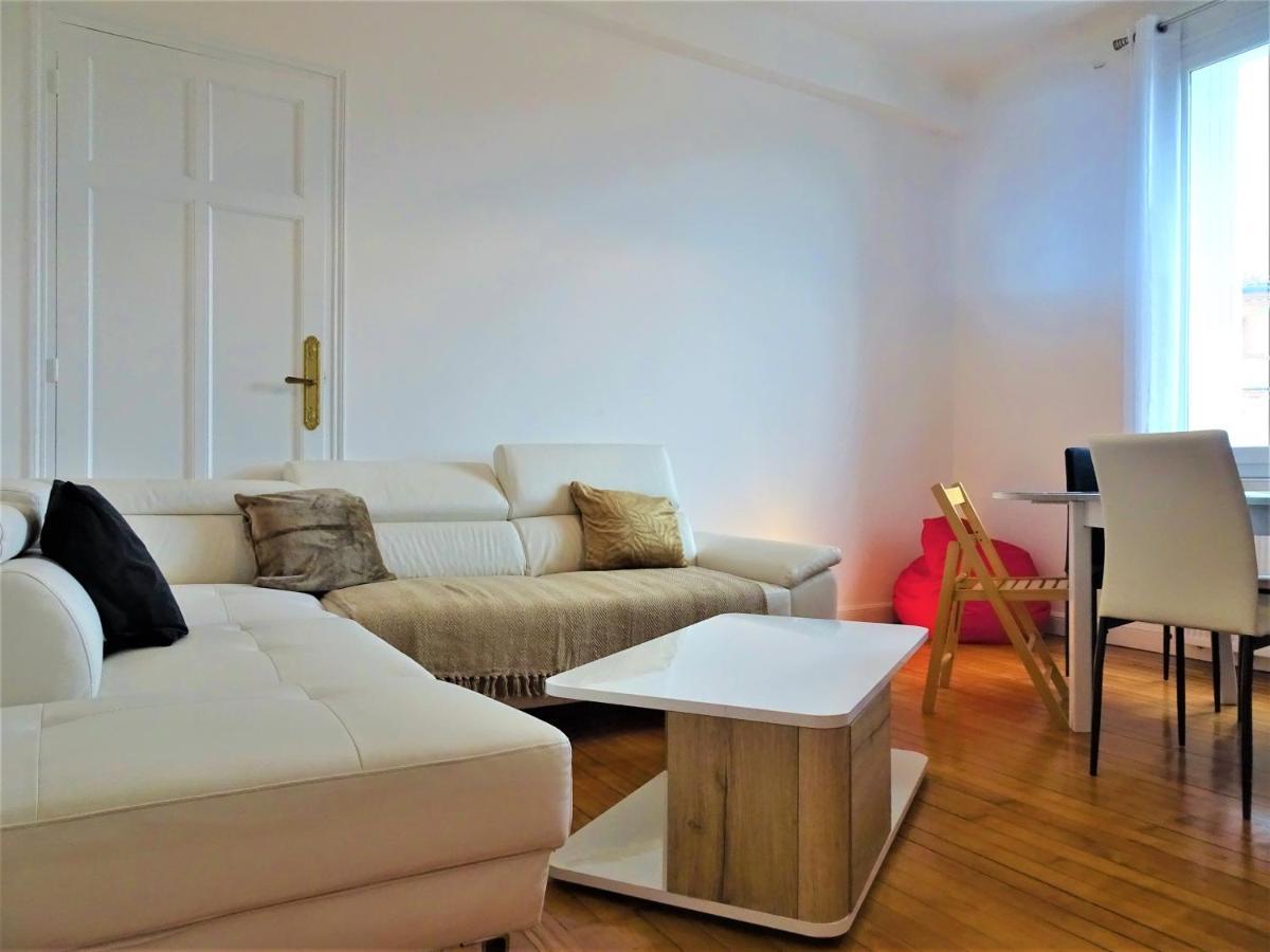 Chambre Privee Et Spacieuse Au Sein D'Un Logement Partage - Central, Quartier Villebourbon - 3 Chambres Doubles - 2 Balcons - Places De Stationnements Gratuites - 5 Min A Pied Gare Et Hypercentre Montauban Luaran gambar
