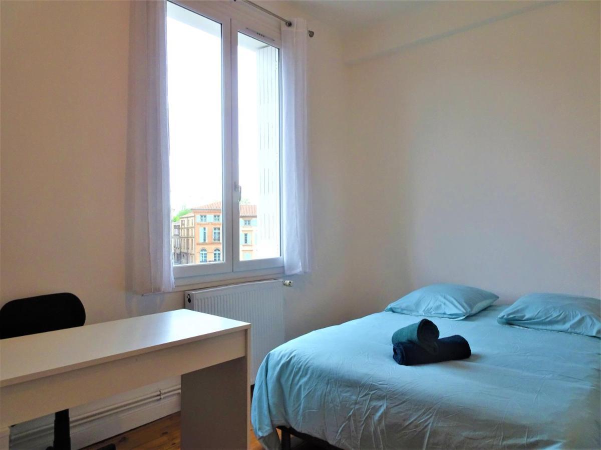 Chambre Privee Et Spacieuse Au Sein D'Un Logement Partage - Central, Quartier Villebourbon - 3 Chambres Doubles - 2 Balcons - Places De Stationnements Gratuites - 5 Min A Pied Gare Et Hypercentre Montauban Luaran gambar