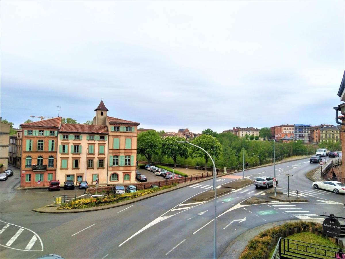 Chambre Privee Et Spacieuse Au Sein D'Un Logement Partage - Central, Quartier Villebourbon - 3 Chambres Doubles - 2 Balcons - Places De Stationnements Gratuites - 5 Min A Pied Gare Et Hypercentre Montauban Luaran gambar