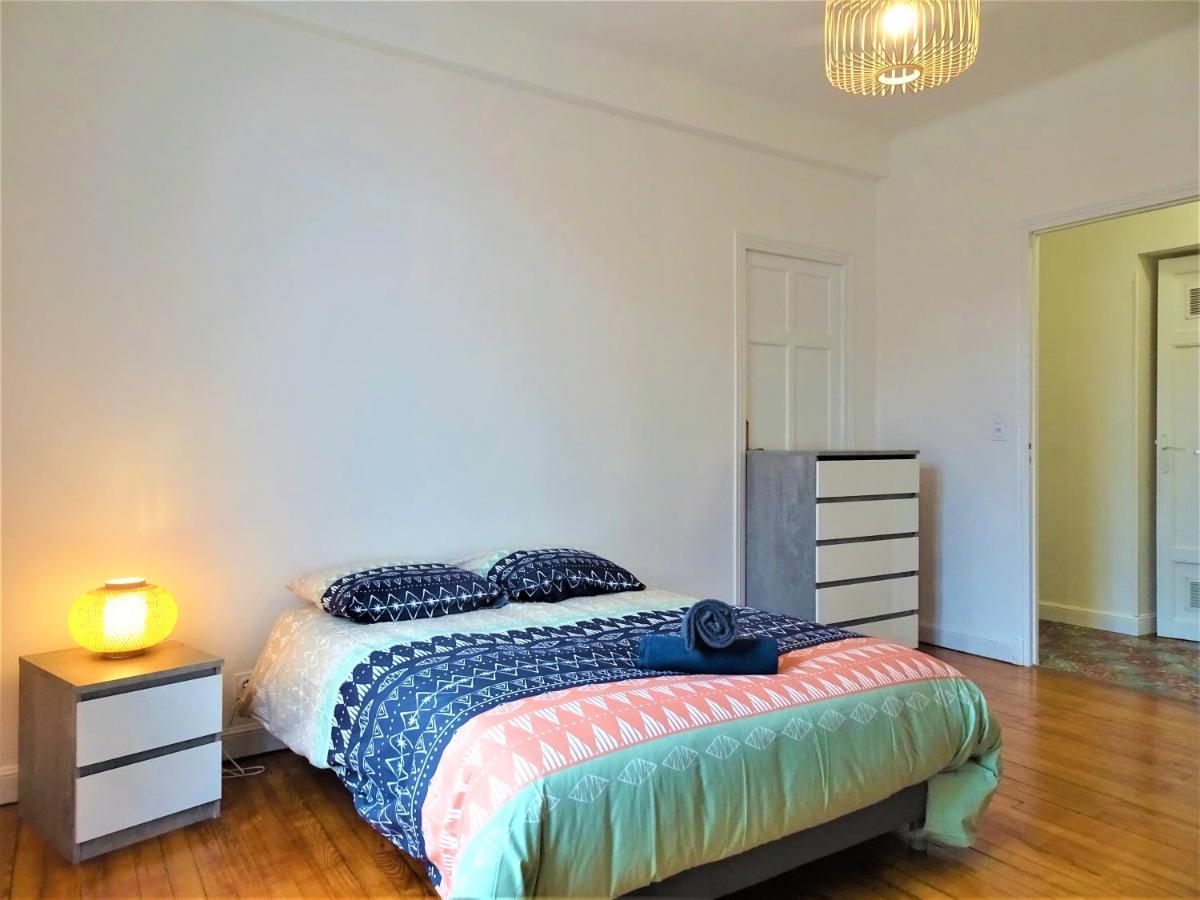 Chambre Privee Et Spacieuse Au Sein D'Un Logement Partage - Central, Quartier Villebourbon - 3 Chambres Doubles - 2 Balcons - Places De Stationnements Gratuites - 5 Min A Pied Gare Et Hypercentre Montauban Luaran gambar