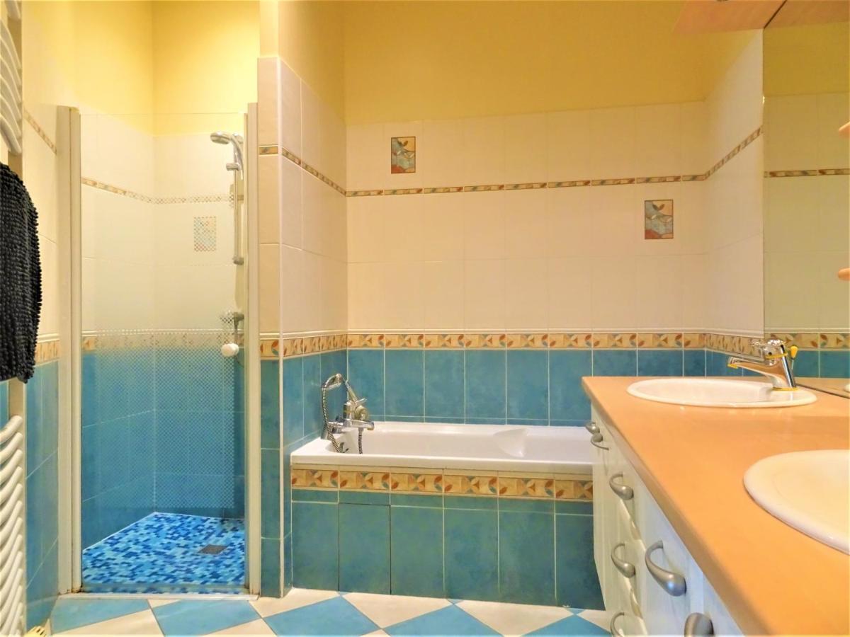 Chambre Privee Et Spacieuse Au Sein D'Un Logement Partage - Central, Quartier Villebourbon - 3 Chambres Doubles - 2 Balcons - Places De Stationnements Gratuites - 5 Min A Pied Gare Et Hypercentre Montauban Luaran gambar