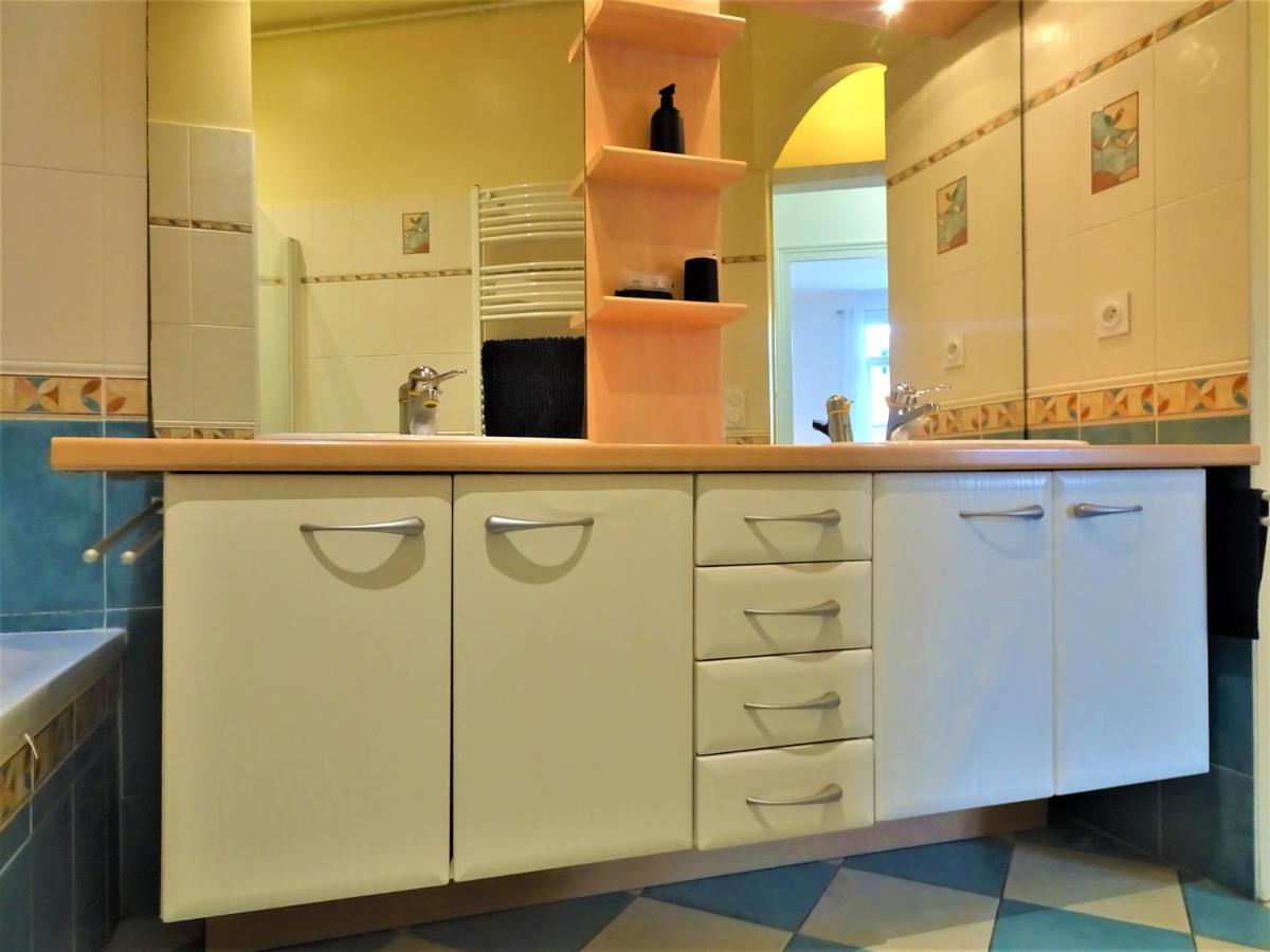 Chambre Privee Et Spacieuse Au Sein D'Un Logement Partage - Central, Quartier Villebourbon - 3 Chambres Doubles - 2 Balcons - Places De Stationnements Gratuites - 5 Min A Pied Gare Et Hypercentre Montauban Luaran gambar