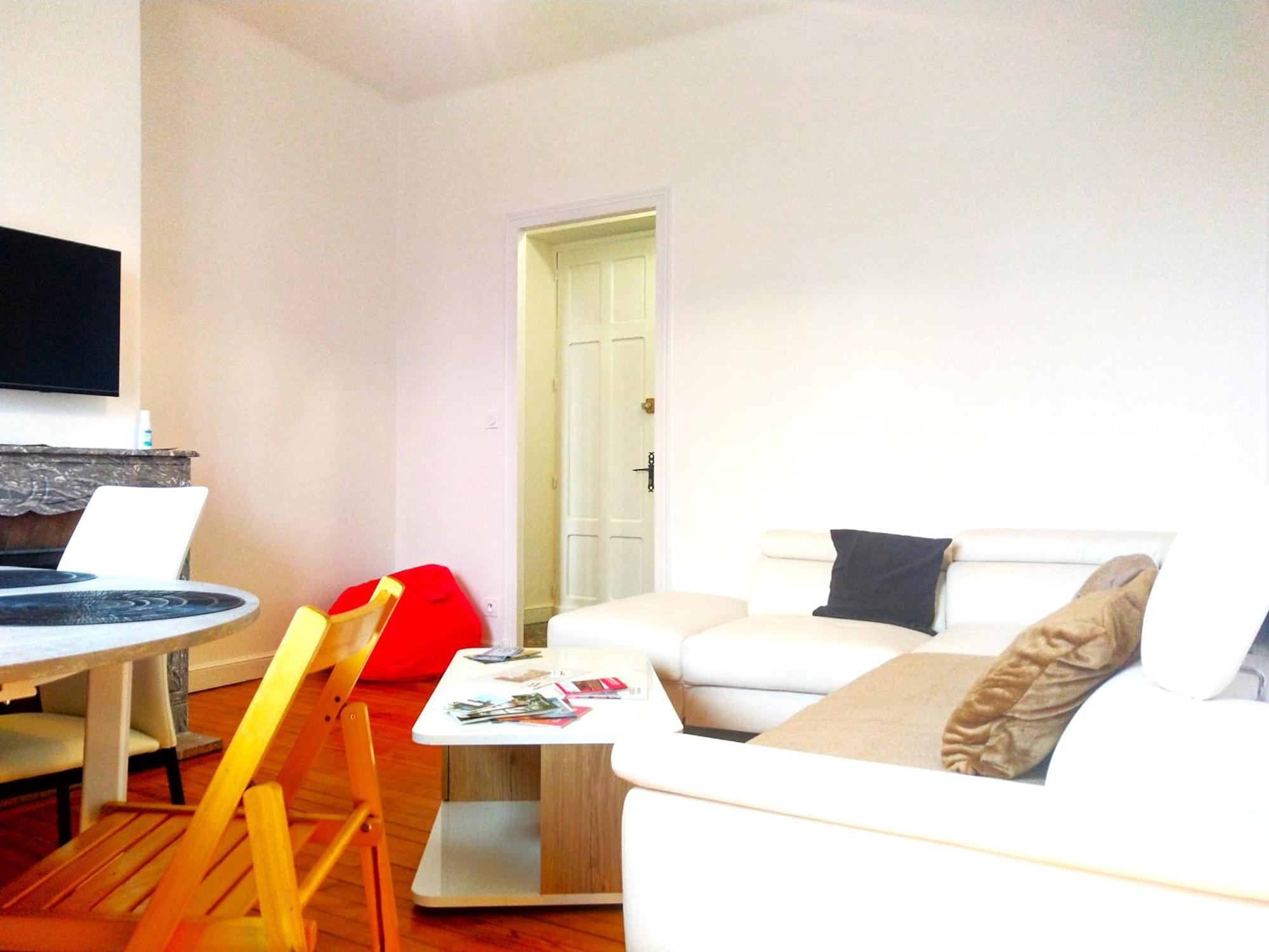 Chambre Privee Et Spacieuse Au Sein D'Un Logement Partage - Central, Quartier Villebourbon - 3 Chambres Doubles - 2 Balcons - Places De Stationnements Gratuites - 5 Min A Pied Gare Et Hypercentre Montauban Luaran gambar
