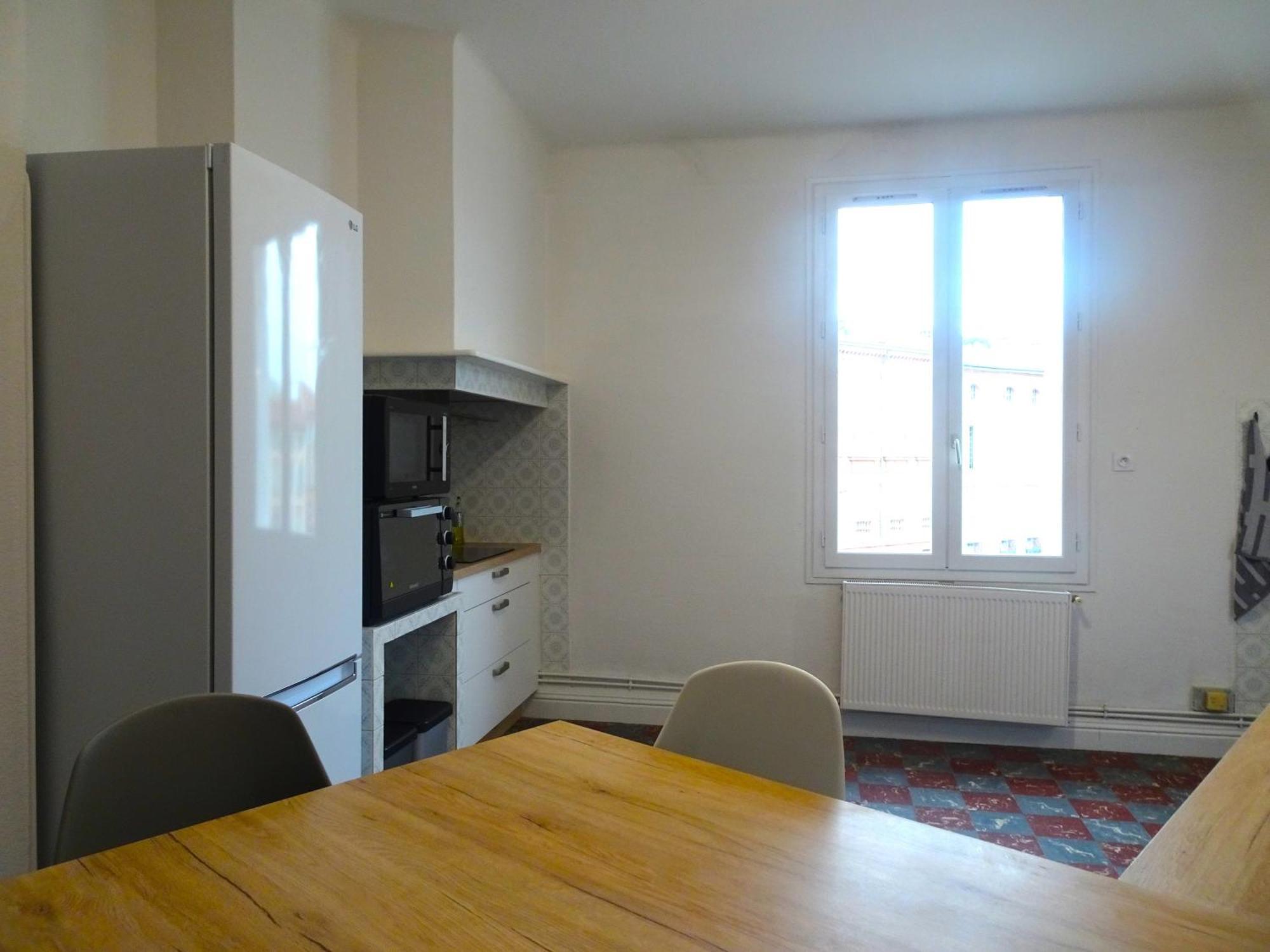 Chambre Privee Et Spacieuse Au Sein D'Un Logement Partage - Central, Quartier Villebourbon - 3 Chambres Doubles - 2 Balcons - Places De Stationnements Gratuites - 5 Min A Pied Gare Et Hypercentre Montauban Luaran gambar