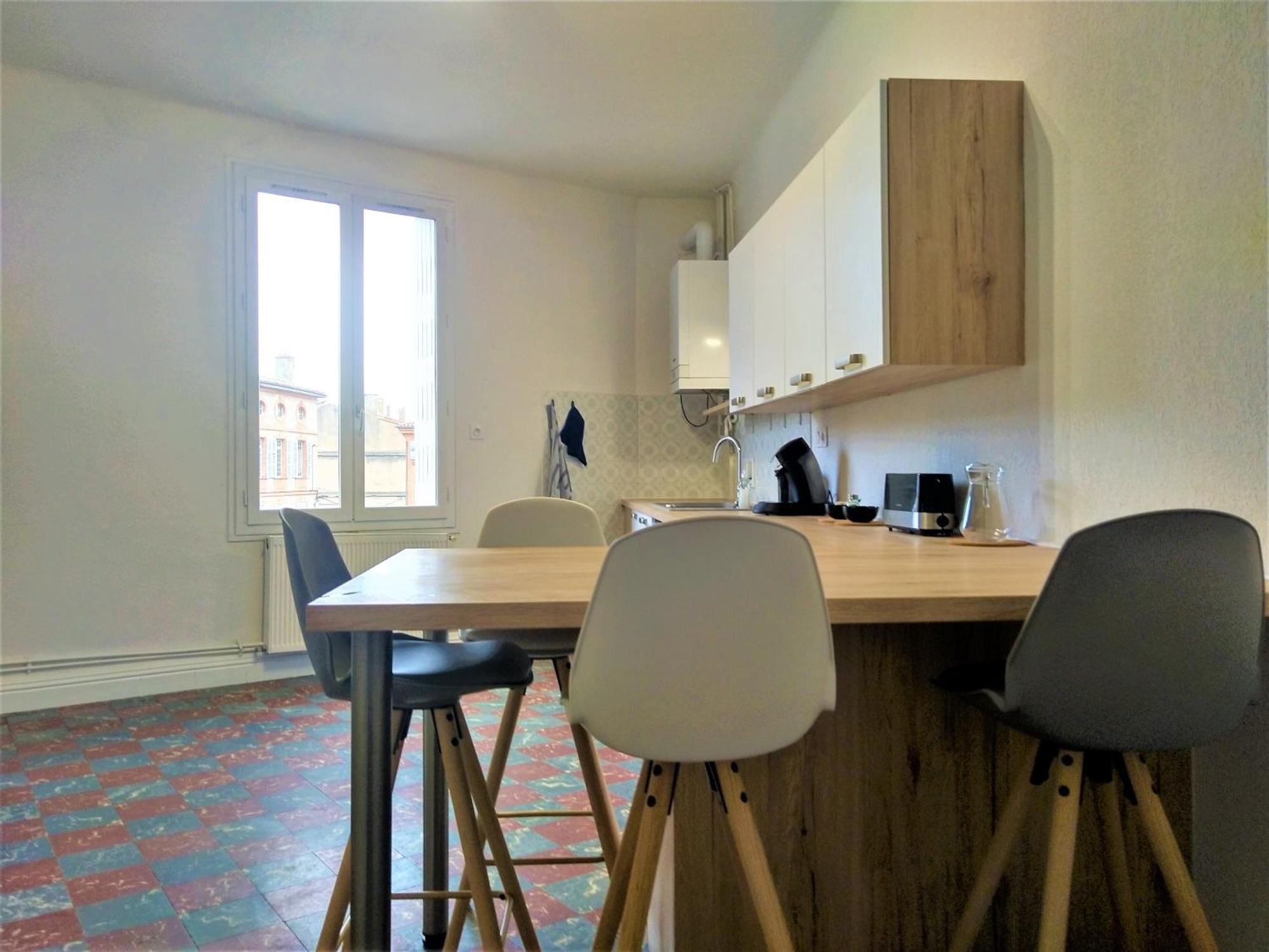 Chambre Privee Et Spacieuse Au Sein D'Un Logement Partage - Central, Quartier Villebourbon - 3 Chambres Doubles - 2 Balcons - Places De Stationnements Gratuites - 5 Min A Pied Gare Et Hypercentre Montauban Luaran gambar