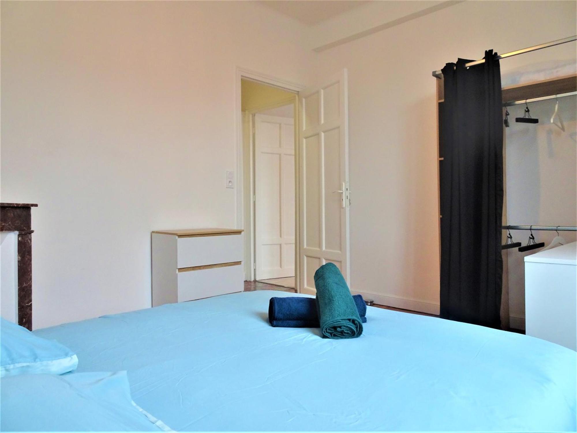 Chambre Privee Et Spacieuse Au Sein D'Un Logement Partage - Central, Quartier Villebourbon - 3 Chambres Doubles - 2 Balcons - Places De Stationnements Gratuites - 5 Min A Pied Gare Et Hypercentre Montauban Luaran gambar